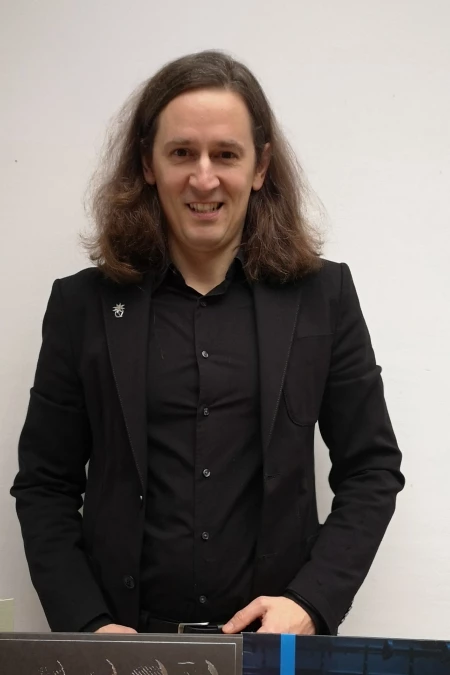 Filip Sarniak - promotor muzyczny
